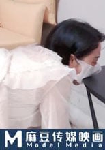 反插風暴女神咬住桌角爆操
