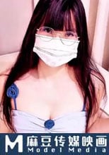 騷逼綠茶婊子為了上位搖著屁股吃雞巴