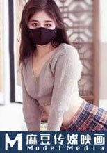 情欲女主管讓不合格的下屬舔絲襪腳