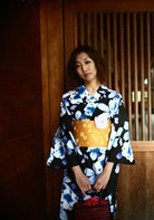 女芸人・小原○子似の浴衣妻