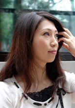 夫に電話をさせながら人妻をハメる ～元旦那と会話しながら生姦～