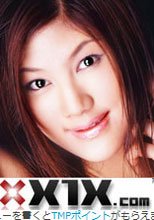 綾乃梓 - チャイナ服に跳び箱って