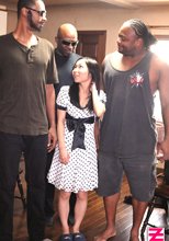 ミクロ系美少女と３本の黒い巨肉棒～連続拡張中出し３連発～