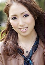 素人娘　杏～初AVで生中出し～
