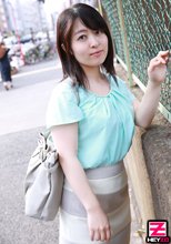 街頭ナンパでエロ妻ゲット！！ - 宮代薫