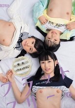 貧乳パイパン。フラットスリー。