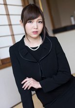 亡き夫の借金返済の為に喪服を剥ぎ取られた未亡人
