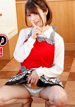 どスケベなウェイトレスのスペシャルサービス！～客のソーセージを逆オーダー！～ - 佐々木ゆき