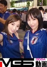 【ワールドカップ観戦ナンパ！】サッカー日本代表、初戦勝利の熱狂にかこつけて、観戦に訪れたモデル級美女サポーター2人に声をかけ、ホテルで美酒に酔い、興奮冷めやらぬまま、激イキ絶頂4P乱交セックス！