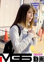 マジ軟派、初撮。 1350 【美人過ぎるア○メイト店員は超絶ムッツリ！】夕暮れ時の秋葉原でゲットした美少女は、1年以上もセックス無しで欲求不満？？胸も太もももアソコもお触りOKで、無毛マ○コを責めれば止まらないスプラッシュ潮吹き！エンジンかかって美味そうにチ○ポをしゃぶり、最後はリズミカルな腰使いの騎乗位で快感の向こう側へ！フタを開ければ、とんでもないムッツリ女子であった？！