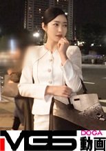 マジ軟派、初撮。 1352 セックスレスで欲求不満な美人奥様がナンパ師のテクニックで発情！『ダメです！！』と拒否しながらも体は本能に抗えずに本番突入！！手マンでビッショビショ潮吹きして悶えまくる姿は必見！！