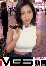 マジ軟派、初撮。 1523 「タイキックでストレス発散しませんか！」の企画で重いキックをかましてくれた美女をナンパ！お酒が進むとマッチョな男優の筋肉をさわさわ…ついでに巨根を見せるとまんざらでもない？クールに見えて敏感！覚醒すると自ら騎乗位で腰を振りまくるエロさに驚愕！