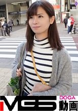 マジ軟派、初撮。 1563 旦那との性活に不満を持ってる美人妻をナンパ成功！徐々に距離を詰め体に触れていくと徐々に期待している様な表情を覗かせベッドの上ではオンナの顔を見せ善がりまくる！