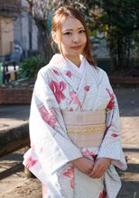 肉食すぎる和服美人 朝比奈菜々子