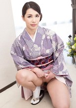 まんチラの誘惑 〜和服姿のヤバい近所の奥さん〜