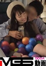 百戦錬磨のナンパ師のヤリ部屋で、連れ込みSEX隠し撮り 211 家に連れ込んだ色白スレンダー美女！後ろから抱きしめるとなんとノーブラ！！立ちバックでガン突きされてハメ潮漏らすドスケベ女だった！美乳・美尻・美脚の三拍子揃った極上ボディは必見！