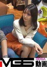 百戦錬磨のナンパ師のヤリ部屋で、連れ込みSEX隠し撮り 230 家に連れ込んだ色白スレンダー美少女を口説いてSEX！その一部始終を隠しカメラで盗撮！ご奉仕大好きな彼女はことあるごとにチ●ポを舐めたがり…