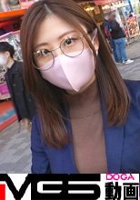 マジ軟派、初撮。 1748 夜通し働いたお疲れお姉さんをナンパ！八重歯が可愛くて胸キュンしたのでホテルに誘ってほろ酔いにさせてみると…ムチプリのお尻が激エロ！バックや寝バックのシーンは必見！！