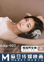 半夜被朋友的媽媽強姦 騷貨阿姨 隨意亂騎