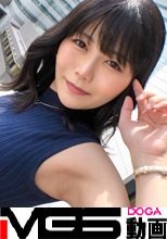マジ軟派、初撮。 1949 小綺麗で上品そうなお姉さんを桜木町でナンパ！しかしフタを開けると付き合った人数よりヤッた人数のが圧倒的に多いフラフラ遊びまくるヤリマンだった！手マンでグジュグジュ潮吹き！ムッチリ美巨尻がエロすぎるバックや騎乗位シーンがめっちゃシコい！！