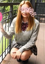 日本刀大暴れ！SNSで知り合った感度良好の金髪素人娘 制服H ハメ撮り18歳 Victoria プシコレ付き特別版 - ビクトリア