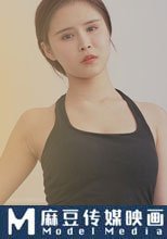 性感少女用大奶幫髮小治療