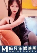 騷逼女友吃雞雞操逼吞精
