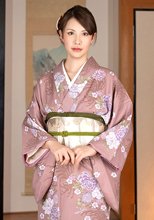 和装の上山奈々をヤル！